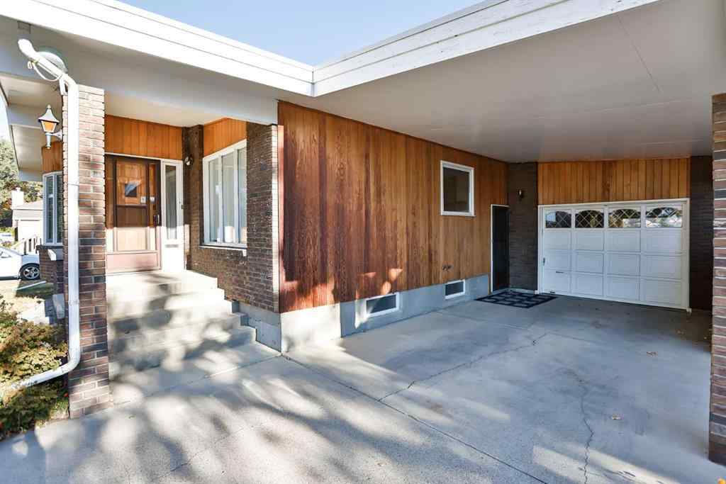 MLS® A2265479 - 204 Corvette Crescent S in Glendale Lethbridge, Residential