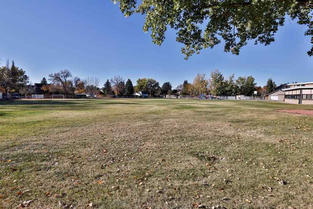 MLS® A2265479 - 204 Corvette Crescent S in Glendale Lethbridge, Residential