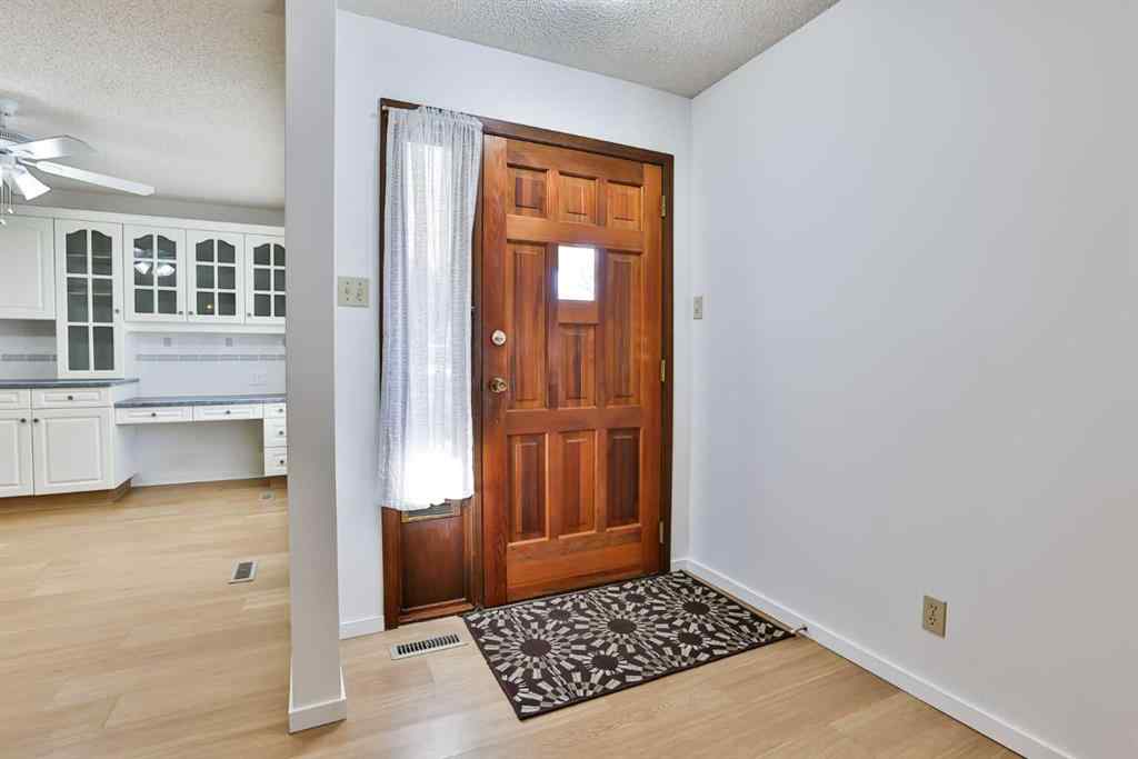 MLS® A2265479 - 204 Corvette Crescent S in Glendale Lethbridge, Residential