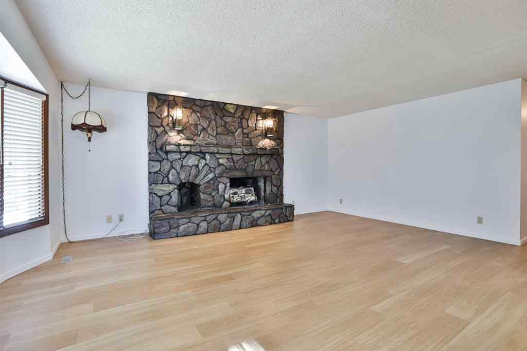 MLS® A2265479 - 204 Corvette Crescent S in Glendale Lethbridge, Residential