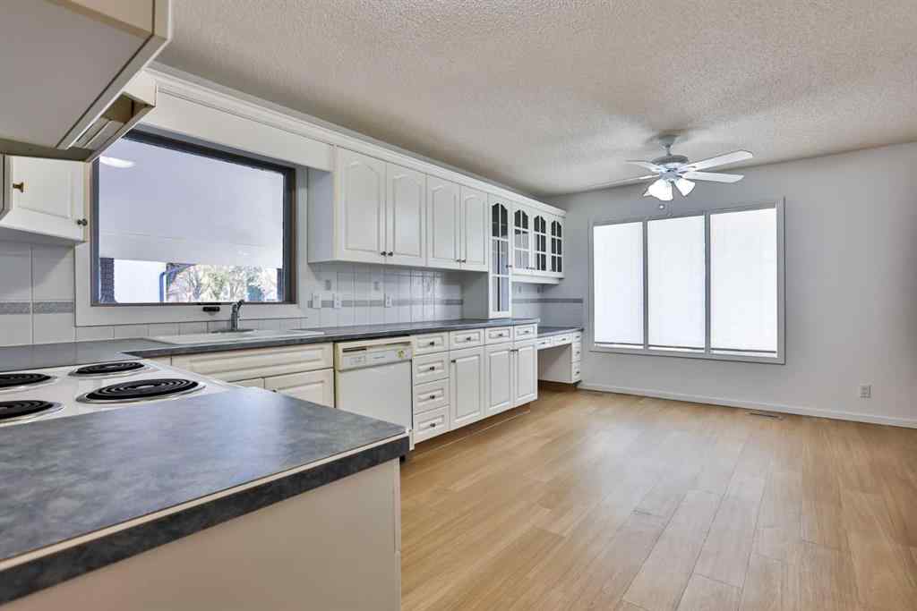 MLS® A2265479 - 204 Corvette Crescent S in Glendale Lethbridge, Residential