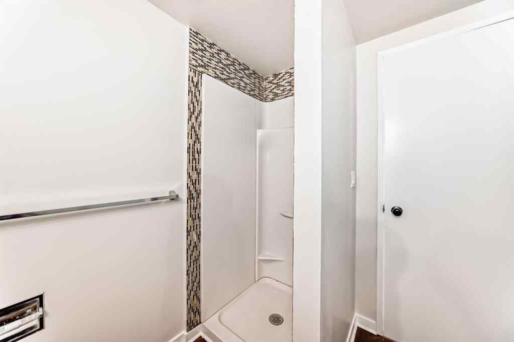 MLS® A2265483 - 6525 & 6527 58 Street NW in Dalhousie Calgary, Multi-Family