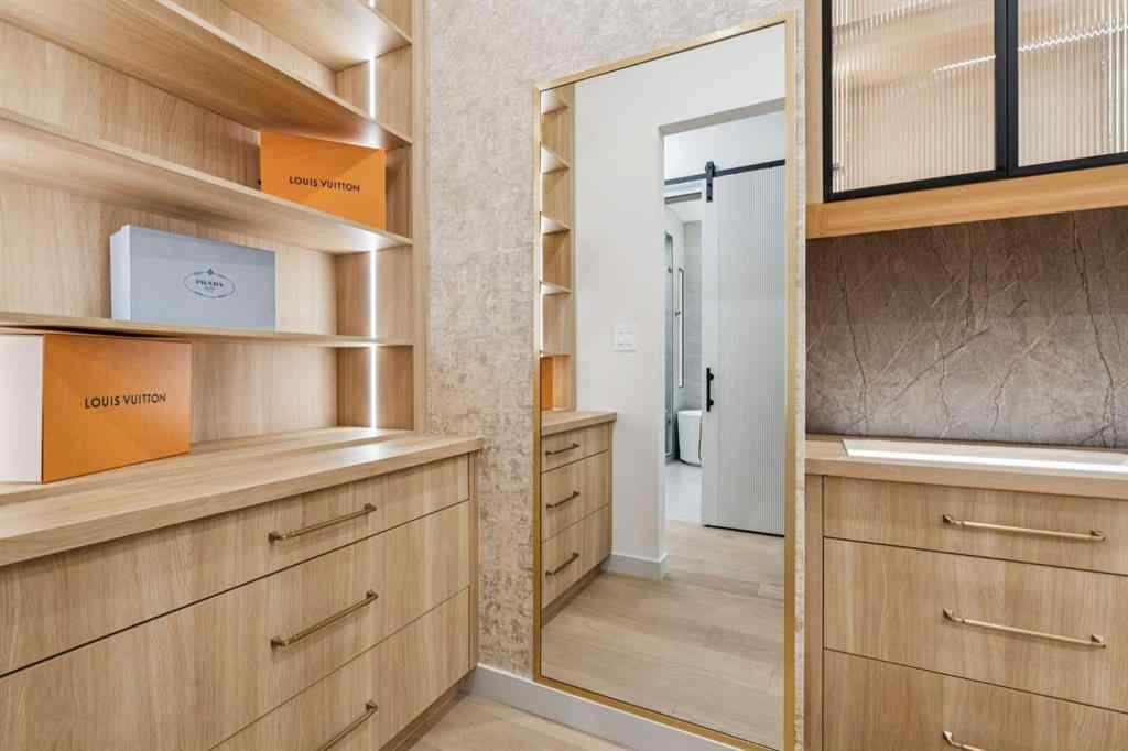 MLS® A2265499 - 1330 8 Avenue SE in Inglewood Calgary, Residential