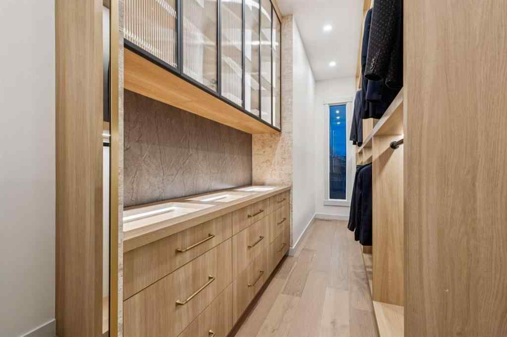 MLS® A2265499 - 1330 8 Avenue SE in Inglewood Calgary, Residential