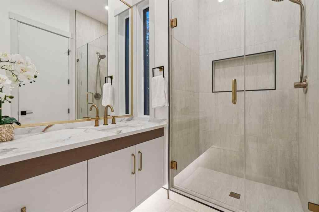 MLS® A2265499 - 1330 8 Avenue SE in Inglewood Calgary, Residential