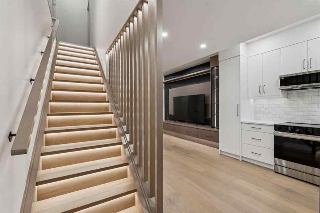 MLS® A2265499 - 1330 8 Avenue SE in Inglewood Calgary, Residential