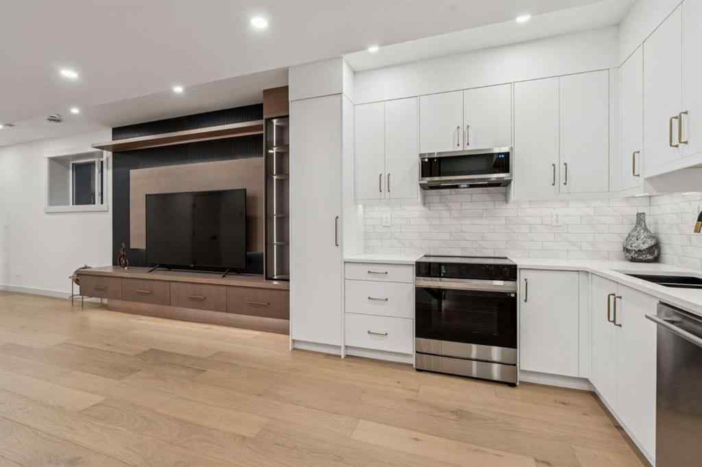 MLS® A2265499 - 1330 8 Avenue SE in Inglewood Calgary, Residential