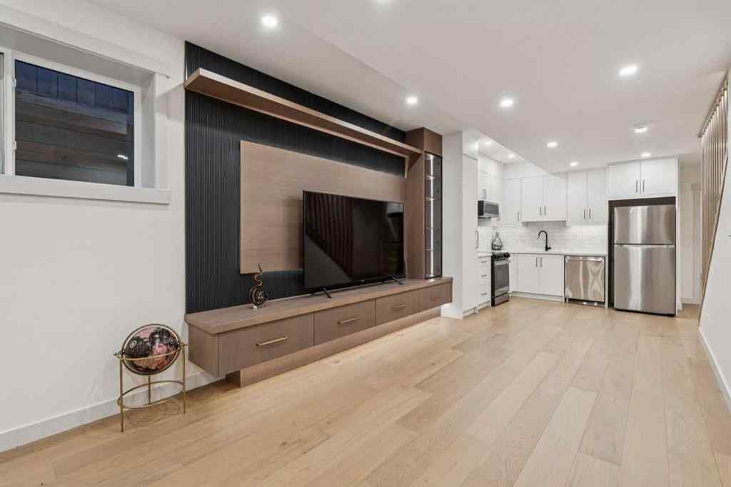 MLS® A2265499 - 1330 8 Avenue SE in Inglewood Calgary, Residential