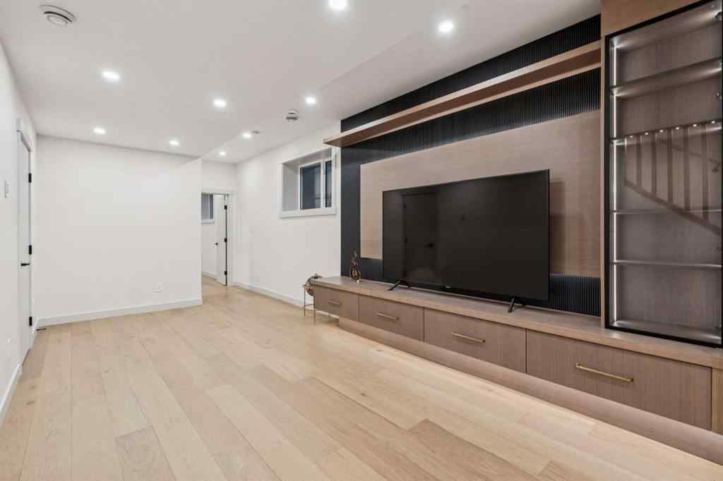 MLS® A2265499 - 1330 8 Avenue SE in Inglewood Calgary, Residential