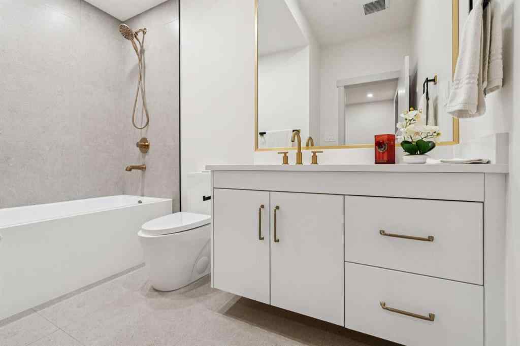 MLS® A2265499 - 1330 8 Avenue SE in Inglewood Calgary, Residential