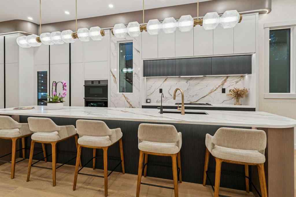 MLS® A2265499 - 1330 8 Avenue SE in Inglewood Calgary, Residential