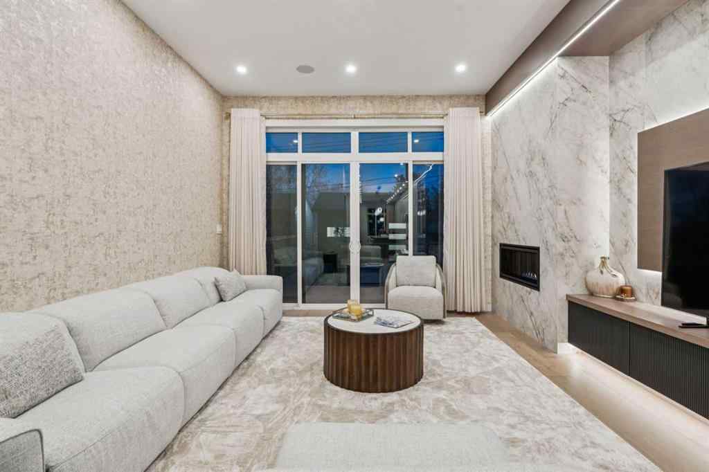 MLS® A2265499 - 1330 8 Avenue SE in Inglewood Calgary, Residential