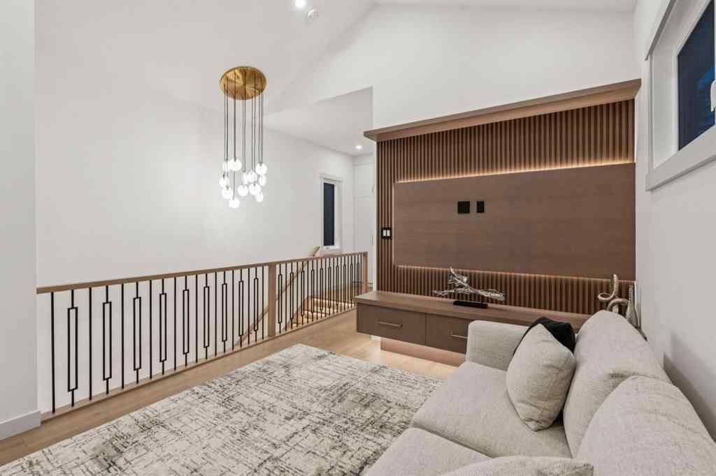 MLS® A2265499 - 1330 8 Avenue SE in Inglewood Calgary, Residential