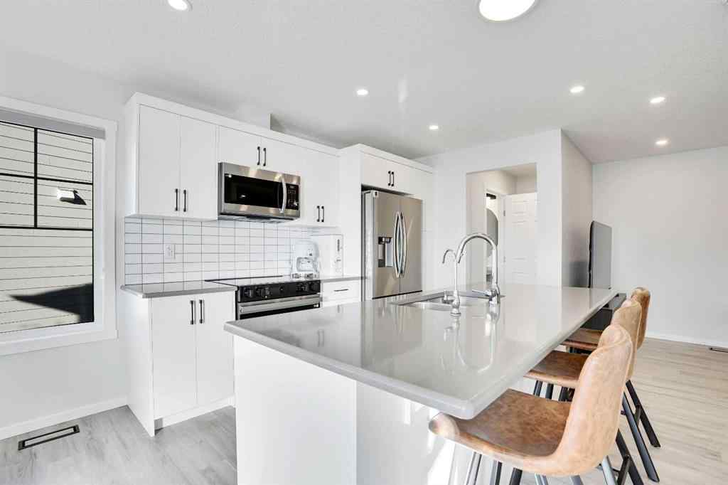 MLS® A2265513 - 285 Yorkville Boulevard SW in Yorkville Calgary, Residential