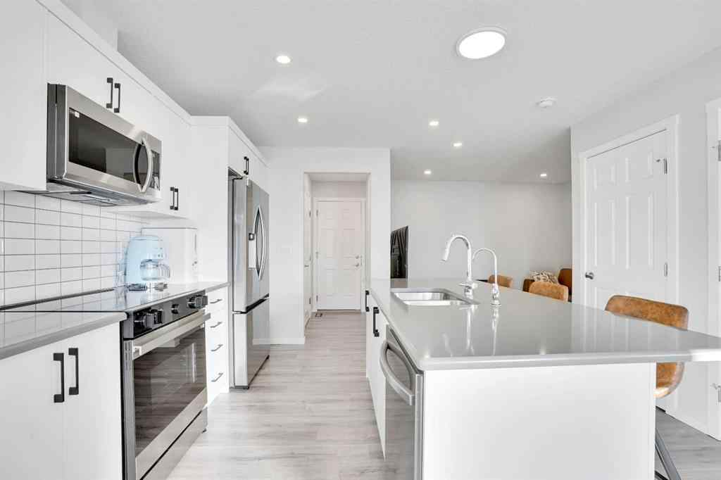 MLS® A2265513 - 285 Yorkville Boulevard SW in Yorkville Calgary, Residential