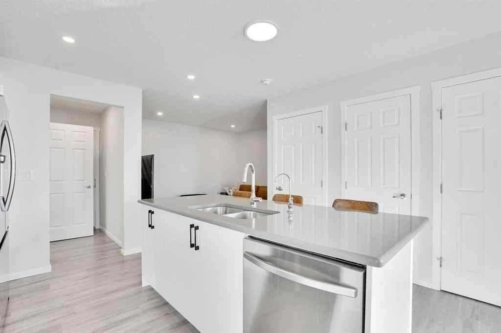 MLS® A2265513 - 285 Yorkville Boulevard SW in Yorkville Calgary, Residential