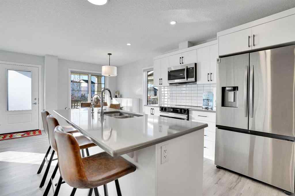 MLS® A2265513 - 285 Yorkville Boulevard SW in Yorkville Calgary, Residential