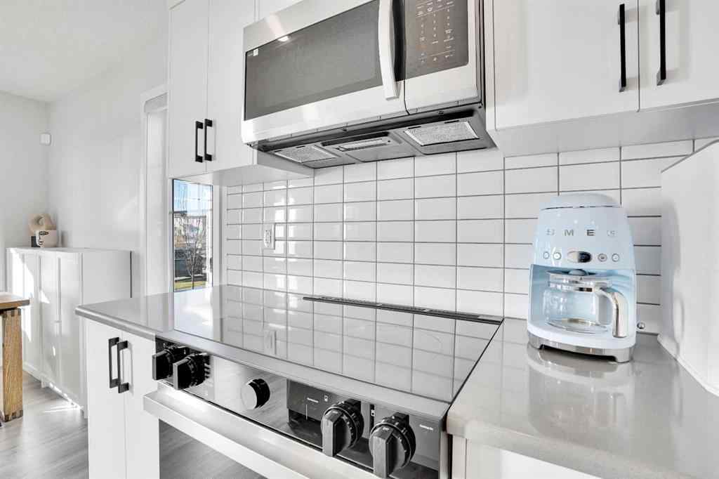 MLS® A2265513 - 285 Yorkville Boulevard SW in Yorkville Calgary, Residential