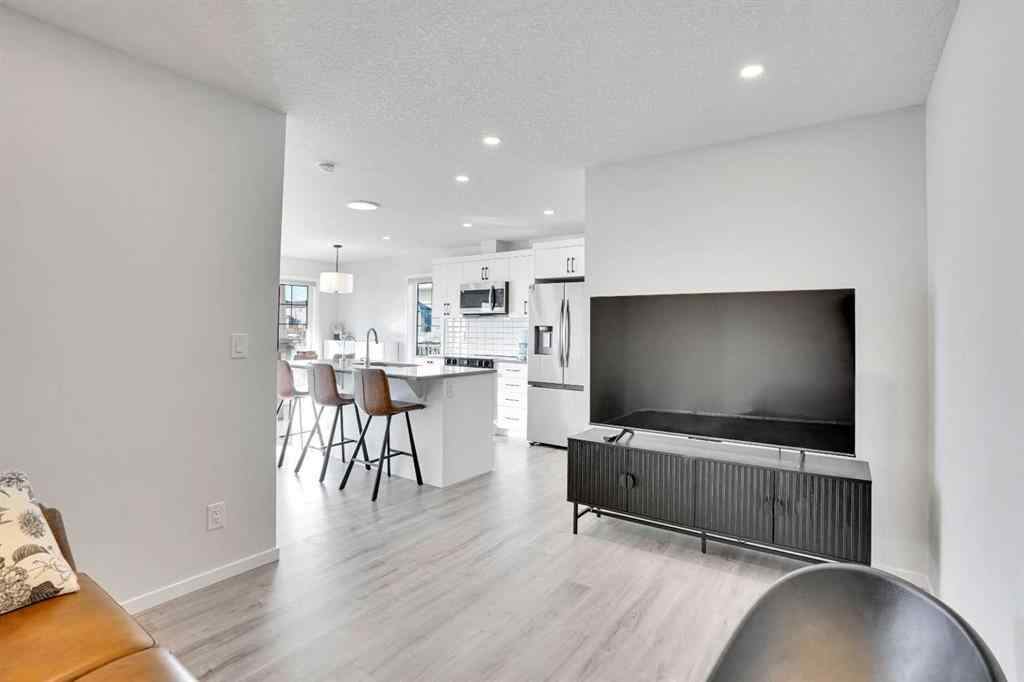 MLS® A2265513 - 285 Yorkville Boulevard SW in Yorkville Calgary, Residential