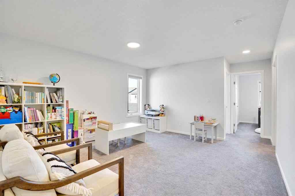 MLS® A2265513 - 285 Yorkville Boulevard SW in Yorkville Calgary, Residential