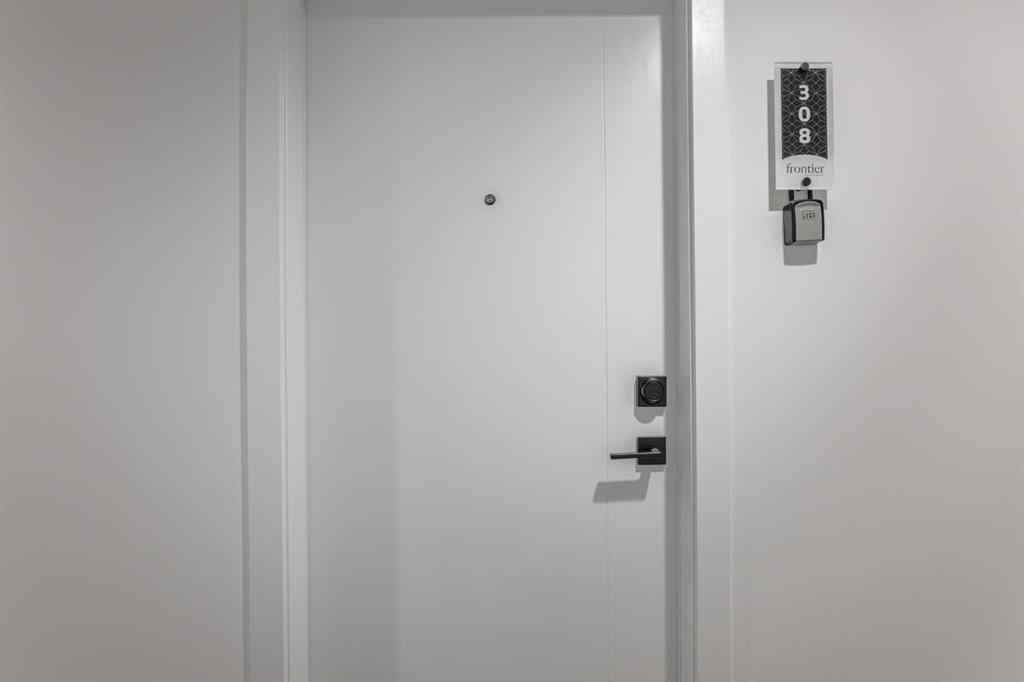 MLS® A2265516 - Unit #308 110 18A Street NW in West Hillhurst Calgary, Residential