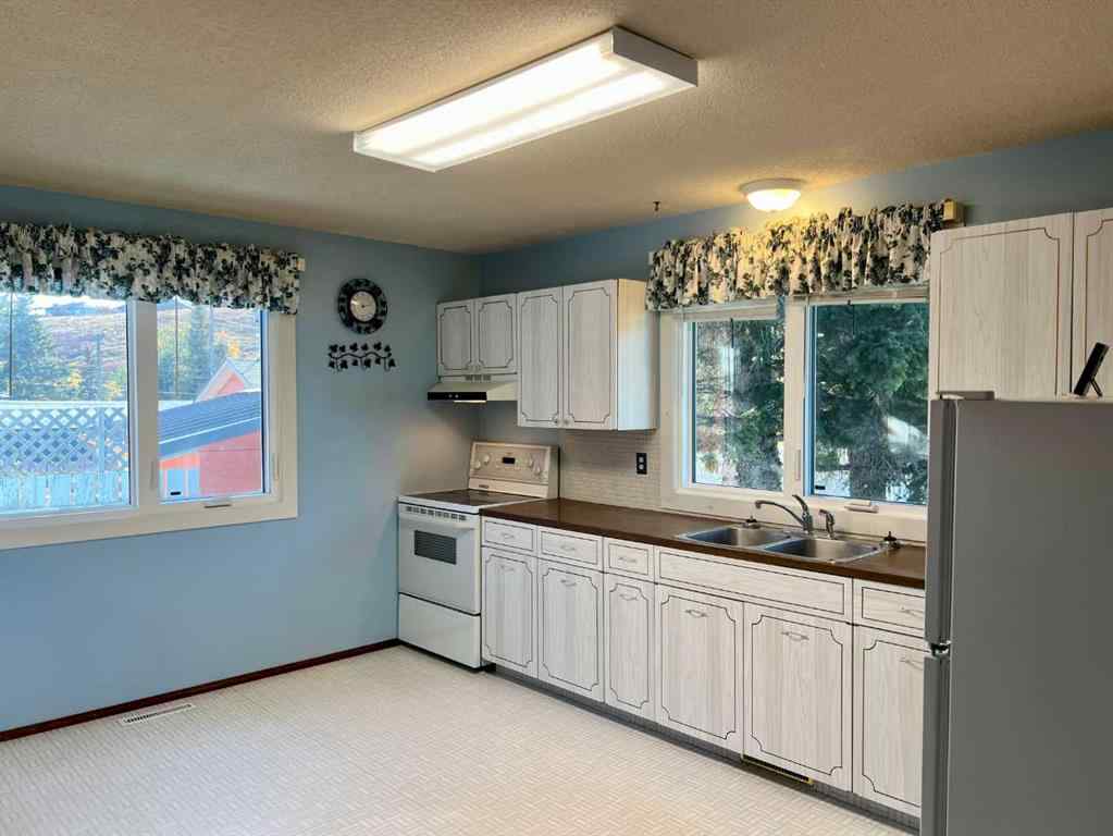 MLS® A2265520 - 342 Canyon Crescent  in NONE Pincher Creek, Residential