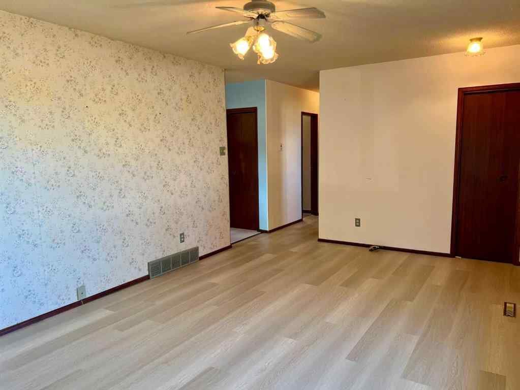 MLS® A2265520 - 342 Canyon Crescent  in NONE Pincher Creek, Residential