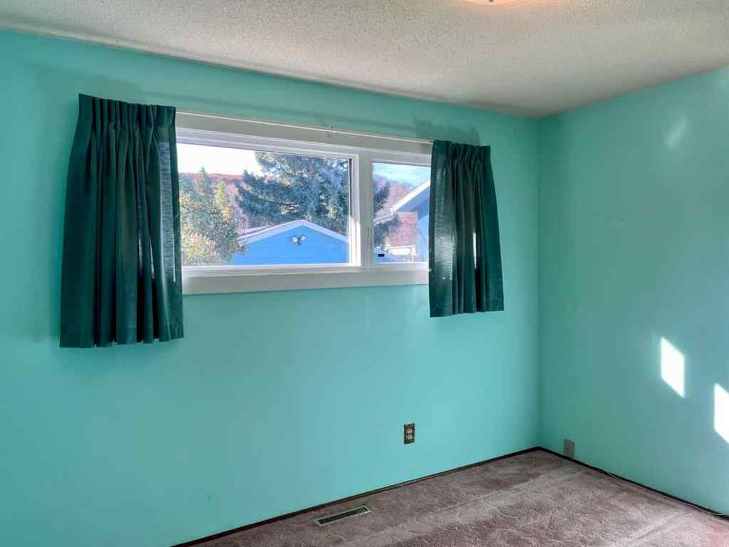 MLS® A2265520 - 342 Canyon Crescent  in NONE Pincher Creek, Residential