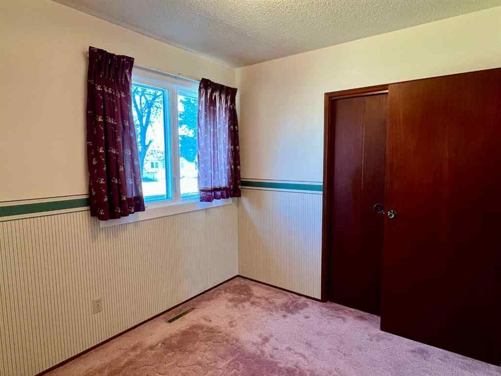 MLS® A2265520 - 342 Canyon Crescent  in NONE Pincher Creek, Residential