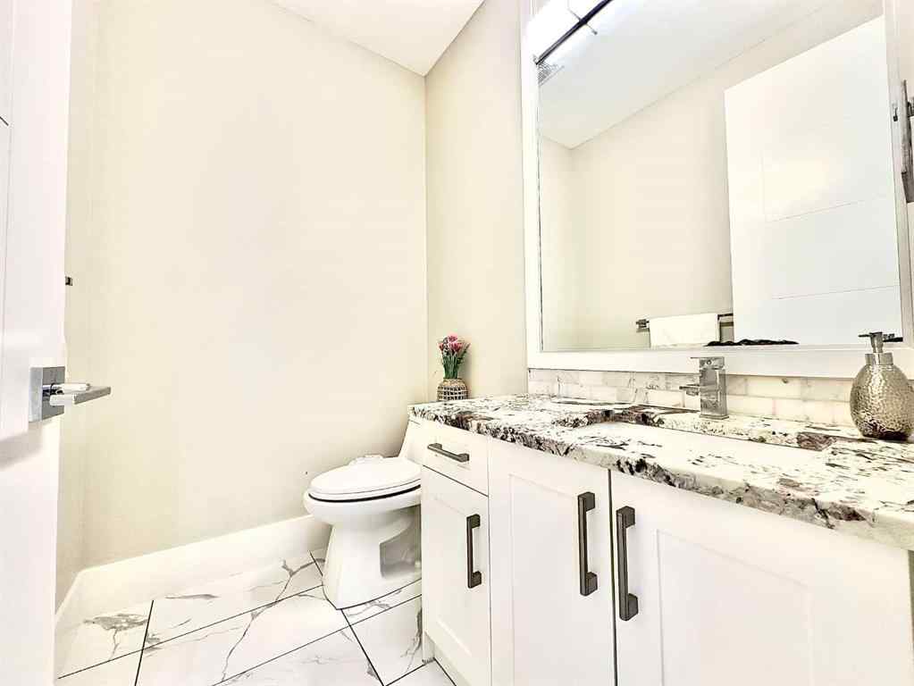 MLS® A2265528 - 321 Kinniburgh Cove  in Kinniburgh North Chestermere, Residential