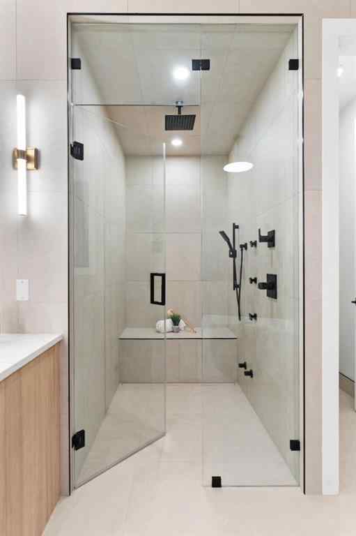 MLS® A2265533 - 430 21 Avenue NE in Winston Heights/Mountview Calgary, Residential