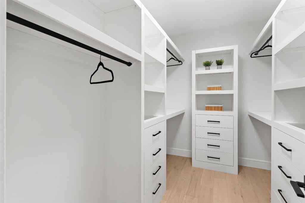 MLS® A2265533 - 430 21 Avenue NE in Winston Heights/Mountview Calgary, Residential