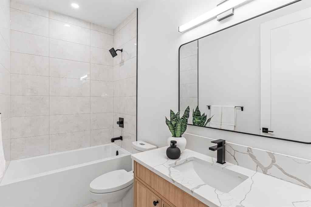 MLS® A2265533 - 430 21 Avenue NE in Winston Heights/Mountview Calgary, Residential