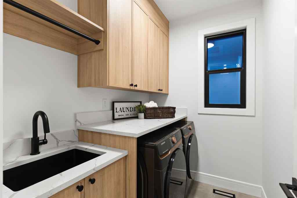 MLS® A2265533 - 430 21 Avenue NE in Winston Heights/Mountview Calgary, Residential