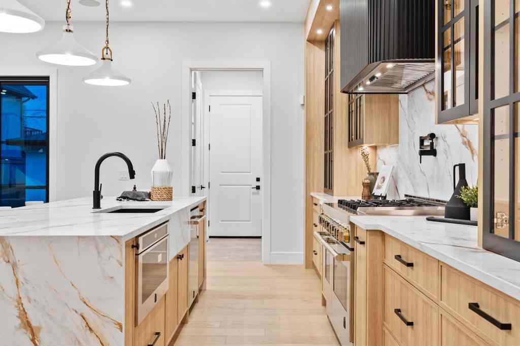 MLS® A2265533 - 430 21 Avenue NE in Winston Heights/Mountview Calgary, Residential