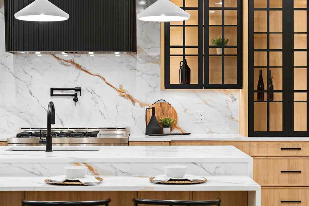 MLS® A2265533 - 430 21 Avenue NE in Winston Heights/Mountview Calgary, Residential