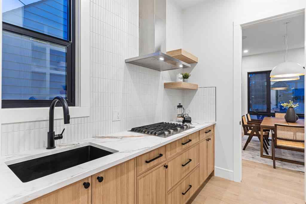 MLS® A2265533 - 430 21 Avenue NE in Winston Heights/Mountview Calgary, Residential