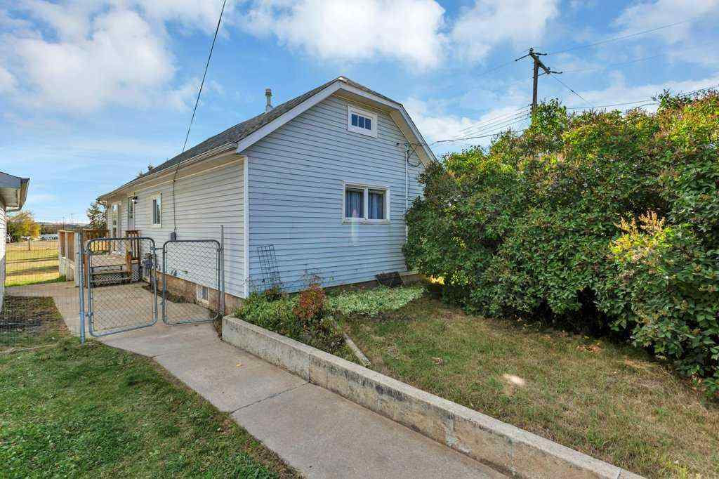 MLS® A2265534 - 5025 49 Avenue  in NONE Rimbey, Residential