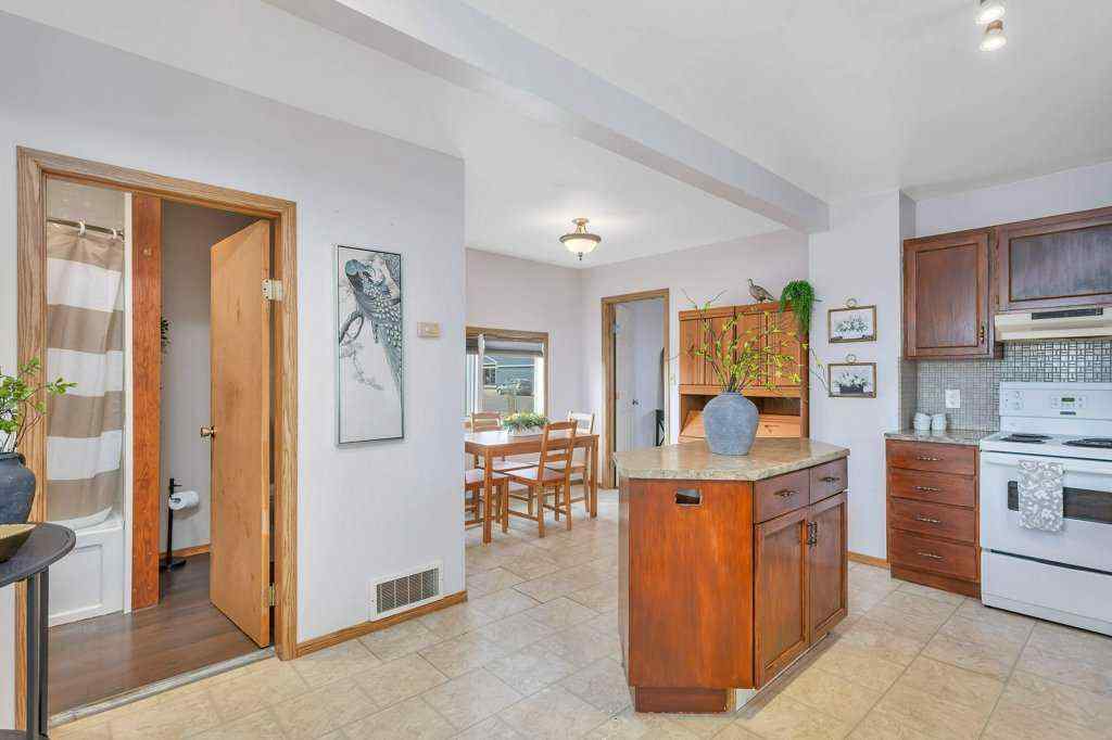 MLS® A2265534 - 5025 49 Avenue  in NONE Rimbey, Residential