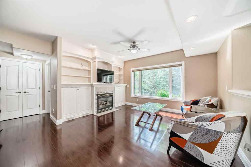 MLS® A2265538 - 29 Simcoe Gate SW in Signal Hill Calgary, Residential