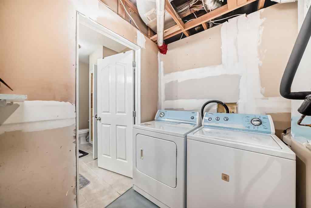 MLS® A2265538 - 29 Simcoe Gate SW in Signal Hill Calgary, Residential