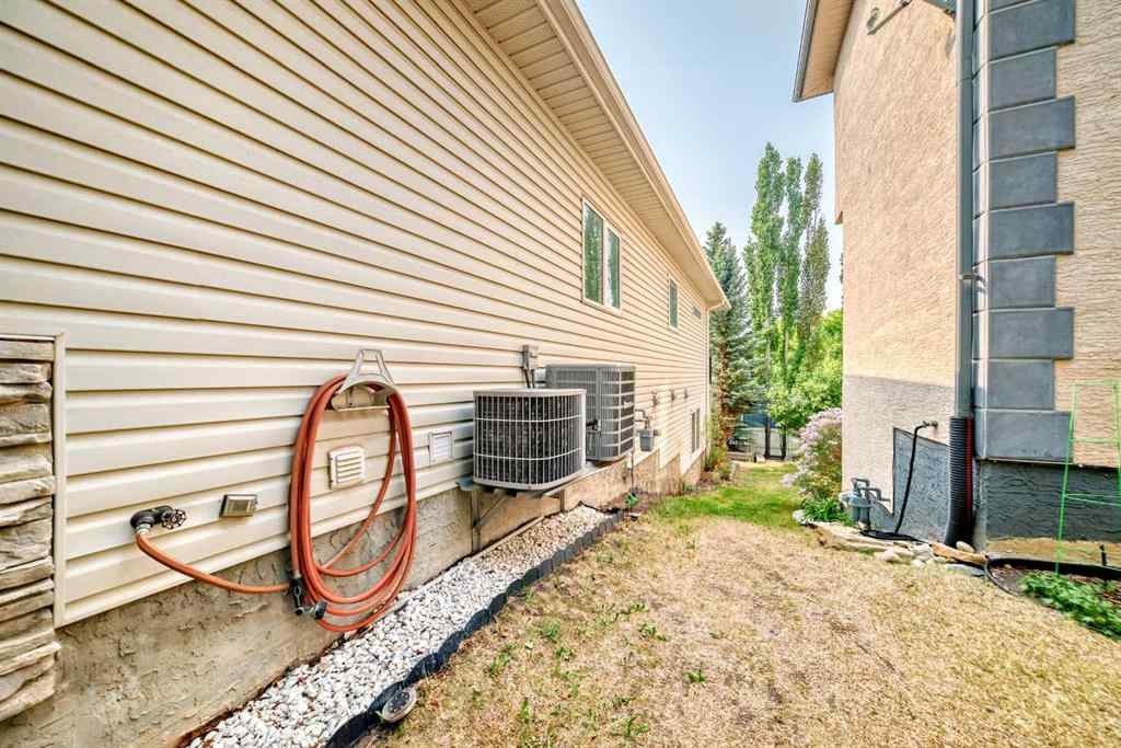 MLS® A2265538 - 29 Simcoe Gate SW in Signal Hill Calgary, Residential