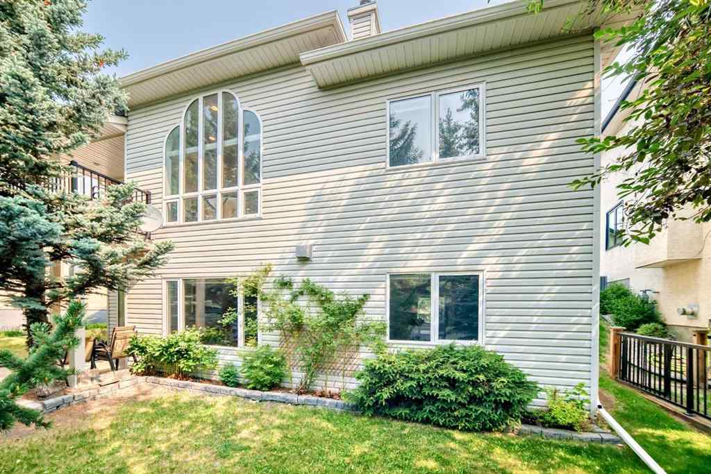 MLS® A2265538 - 29 Simcoe Gate SW in Signal Hill Calgary, Residential