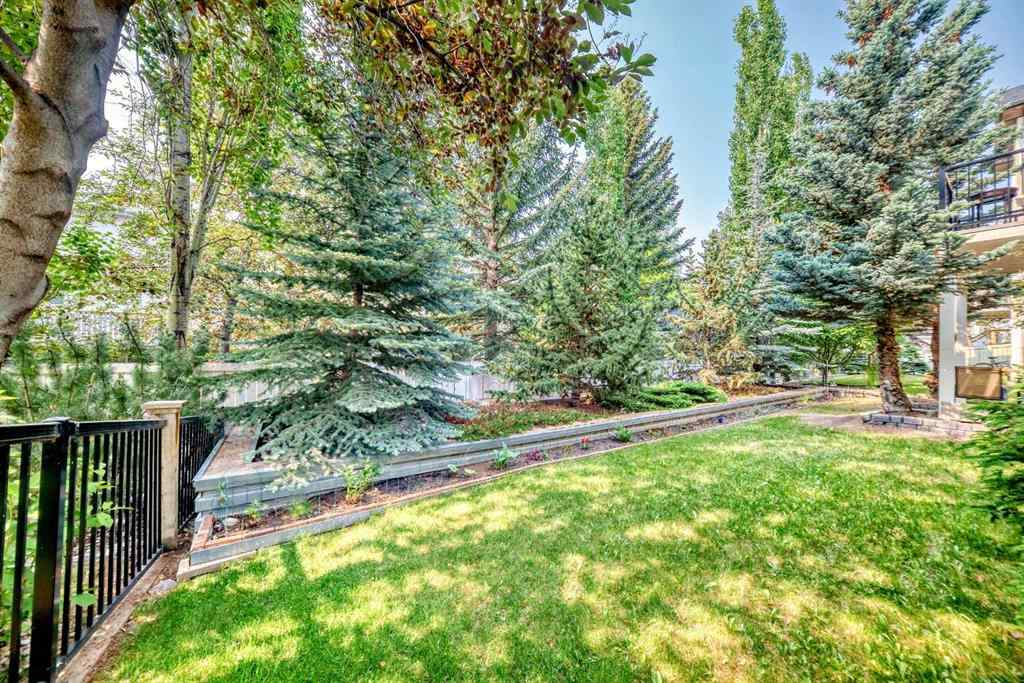 MLS® A2265538 - 29 Simcoe Gate SW in Signal Hill Calgary, Residential