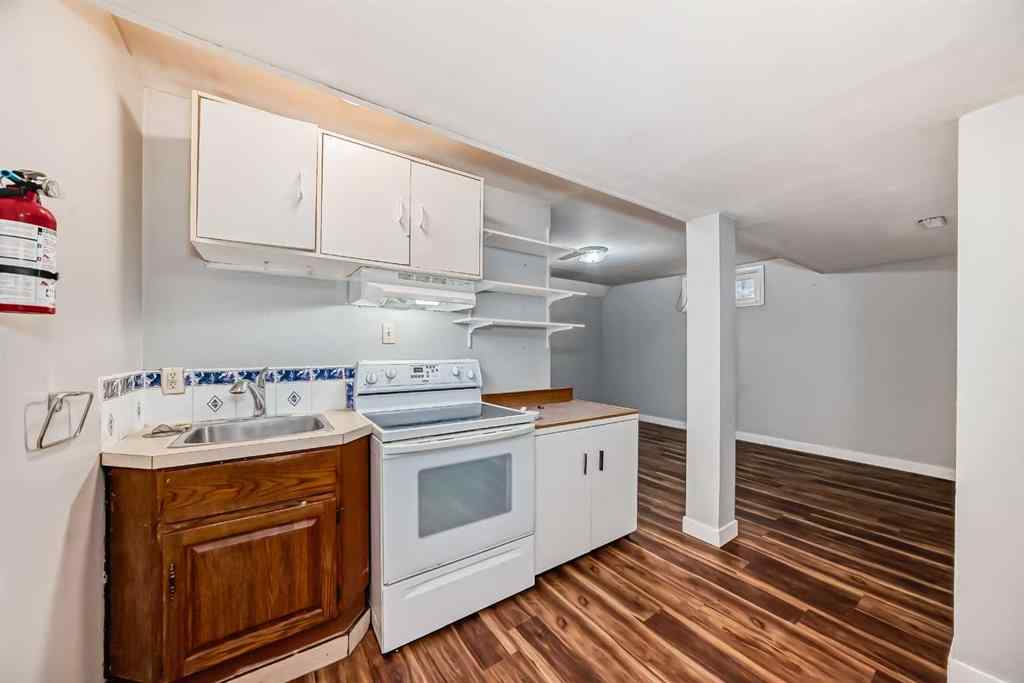 MLS® A2265539 - 1403 19 Street NE in Mayland Heights Calgary, Residential