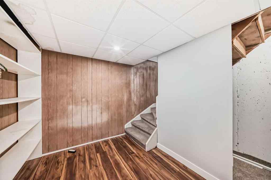 MLS® A2265539 - 1403 19 Street NE in Mayland Heights Calgary, Residential