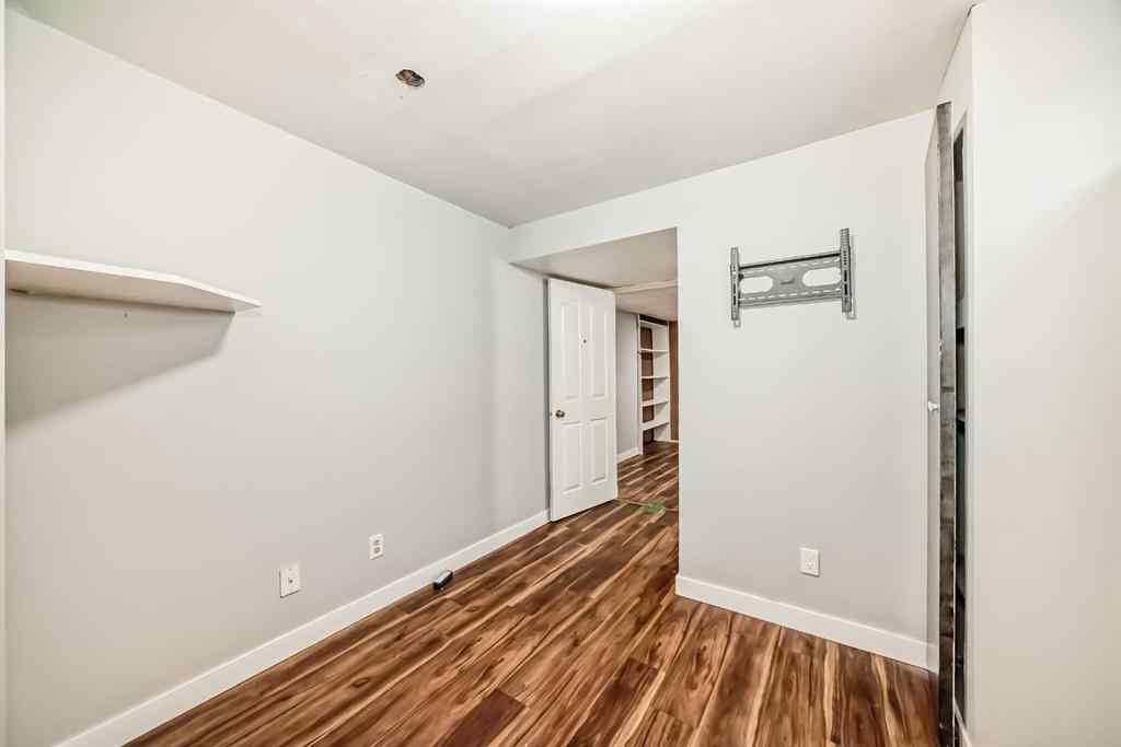 MLS® A2265539 - 1403 19 Street NE in Mayland Heights Calgary, Residential