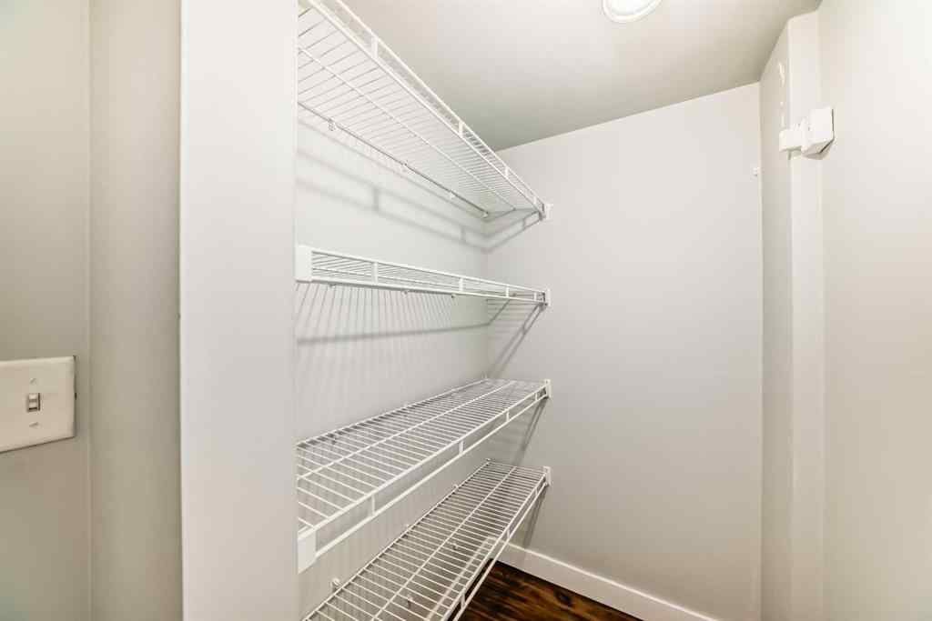 MLS® A2265539 - 1403 19 Street NE in Mayland Heights Calgary, Residential