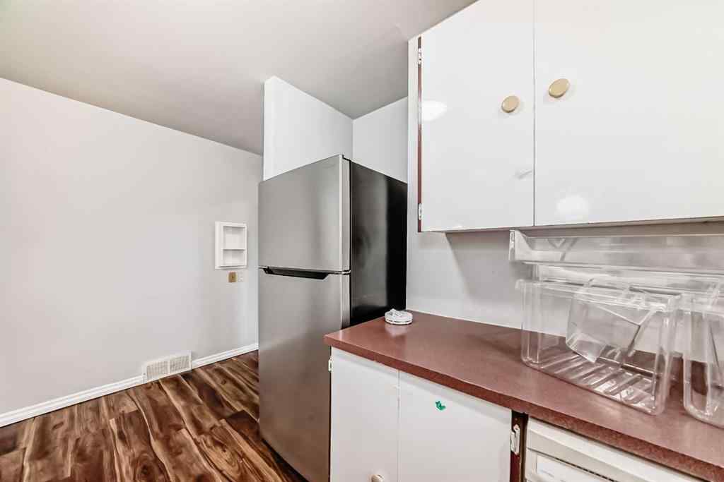 MLS® A2265539 - 1403 19 Street NE in Mayland Heights Calgary, Residential