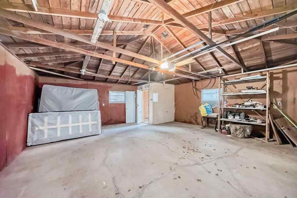 MLS® A2265539 - 1403 19 Street NE in Mayland Heights Calgary, Residential